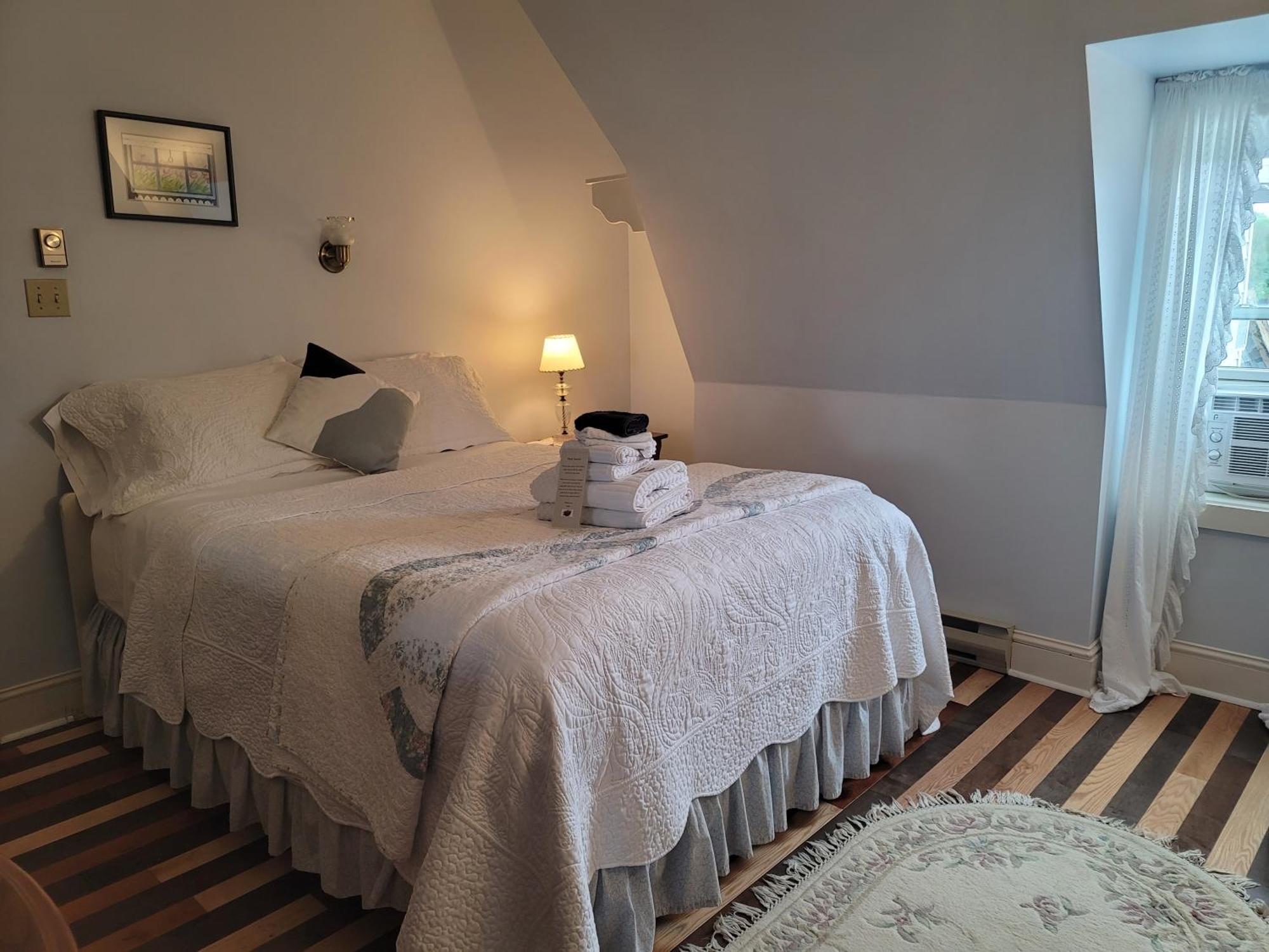 The Scotsman Inn Pictou Room photo