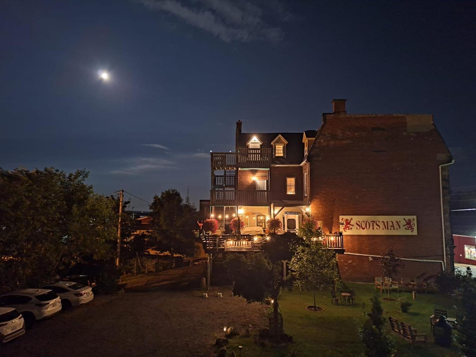 The Scotsman Inn Pictou Exterior photo